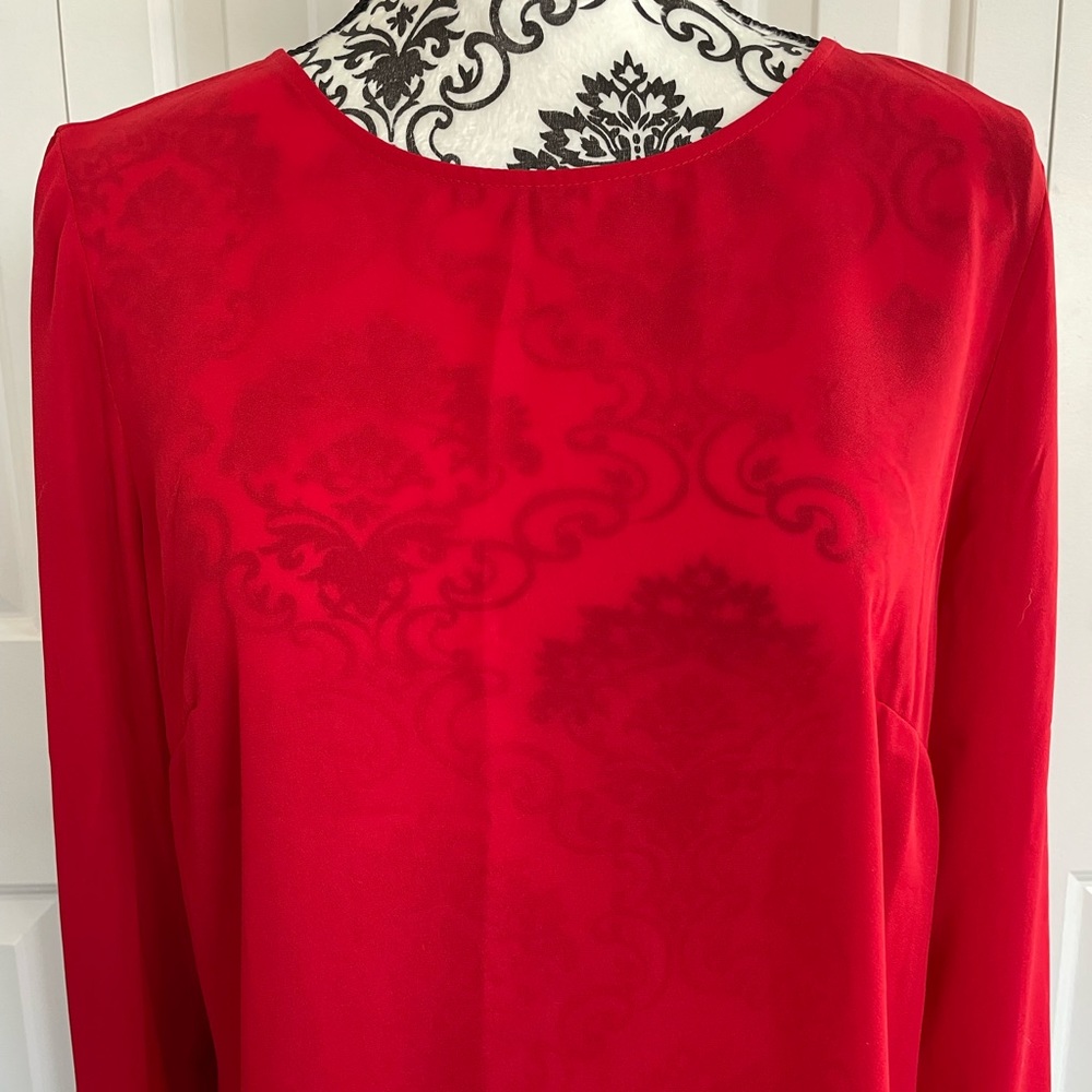 Red blouse 💄 - Picture 3 of 7